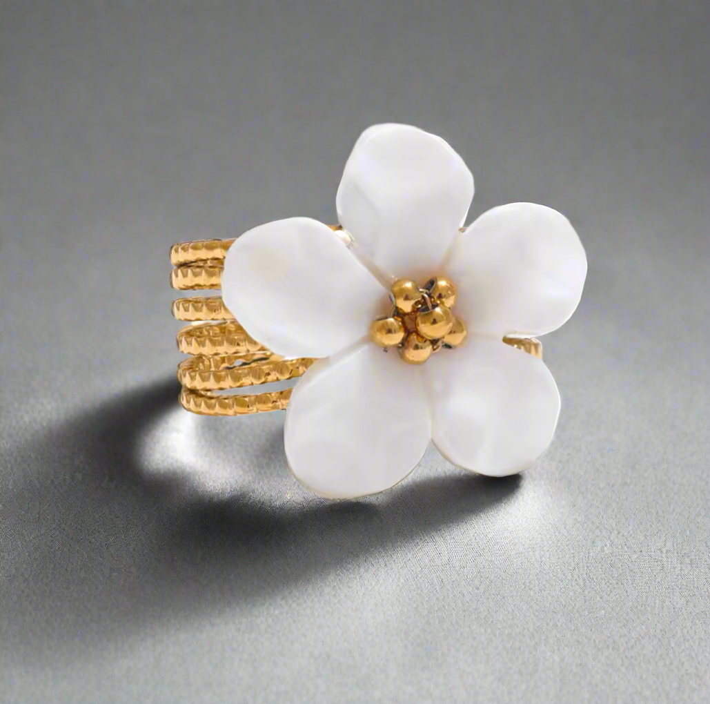 Pearl Flower ring 💧