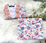 Load image into Gallery viewer, Blue and Pink Flowers Kimono
